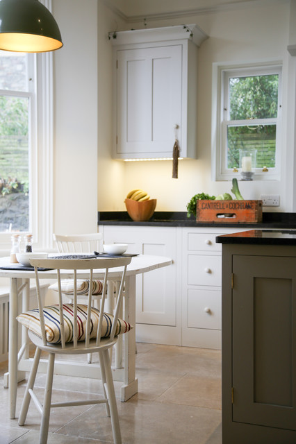 Stylish Shaker Kitchen traditional-kitchen