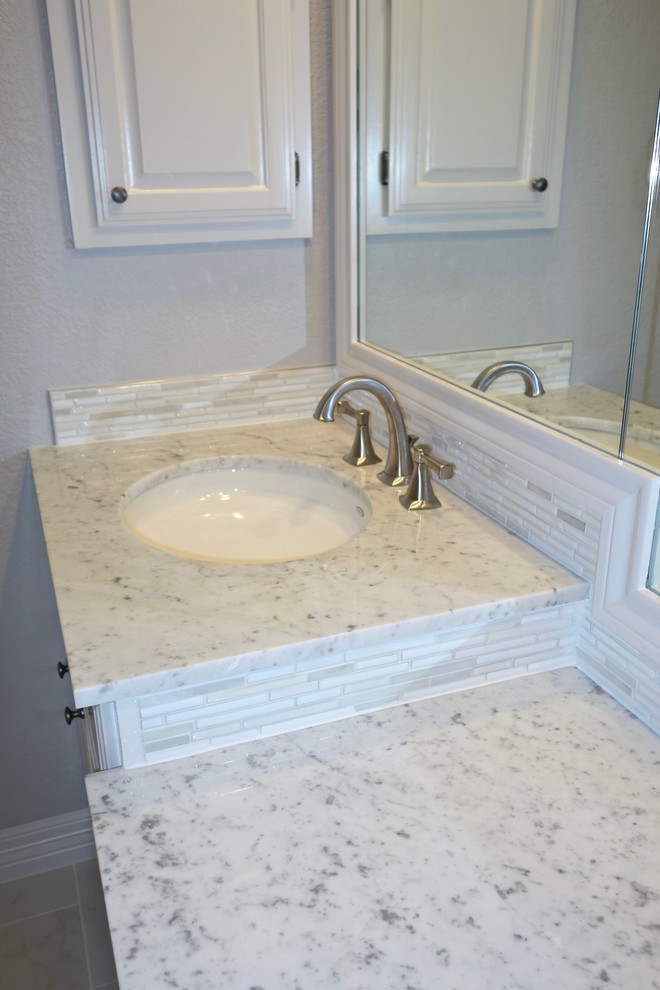 Inspiration for a transitional home design remodel in Austin