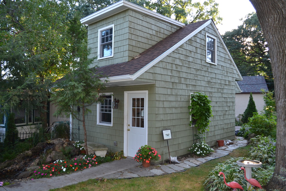 This is an example of a traditional detached shed and granny flat in Minneapolis.
