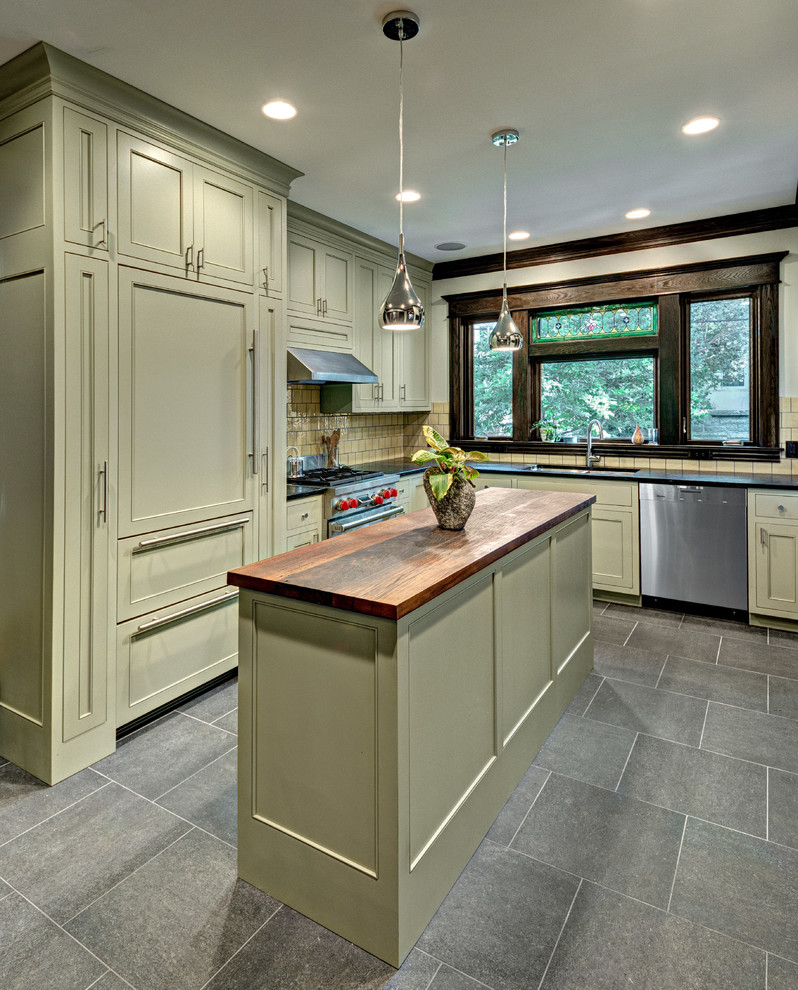 Inspiration for a traditional l-shaped kitchen in Minneapolis.