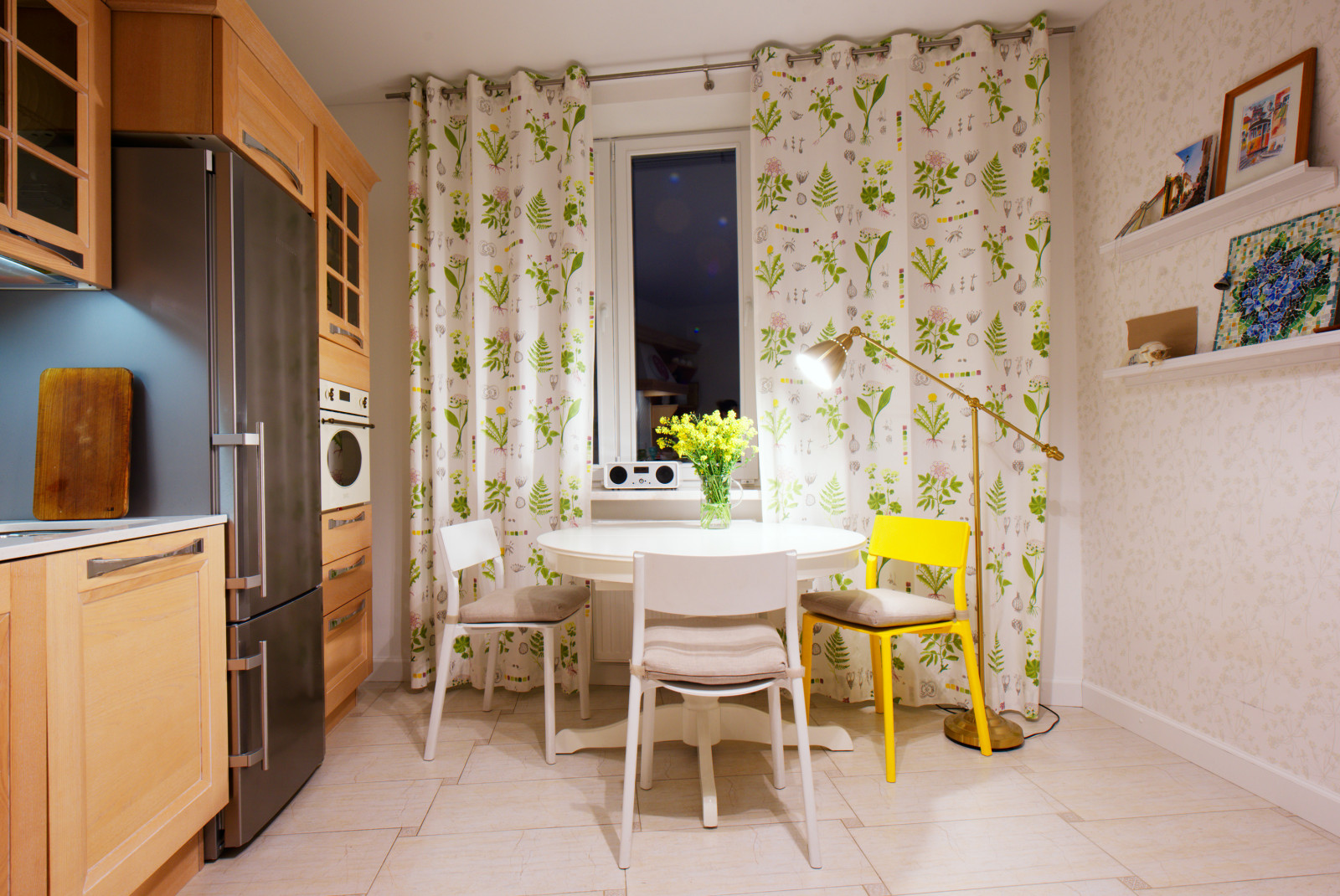 Кухня в стиле современный Кантри