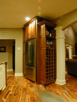 Kitchen - transitional kitchen idea in Milwaukee