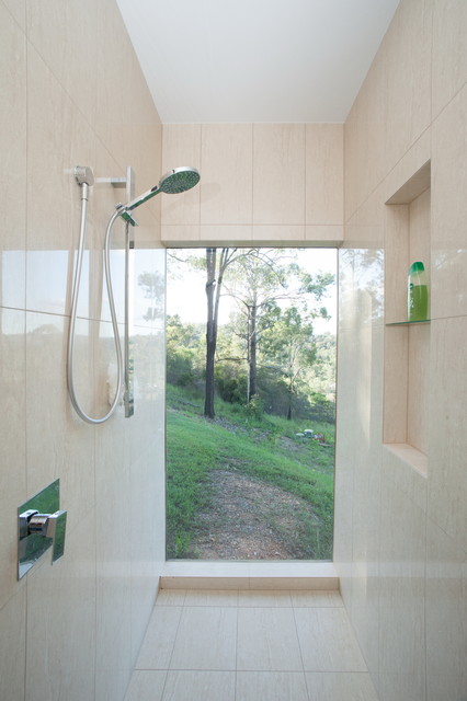 Pullenvale modern-badezimmer