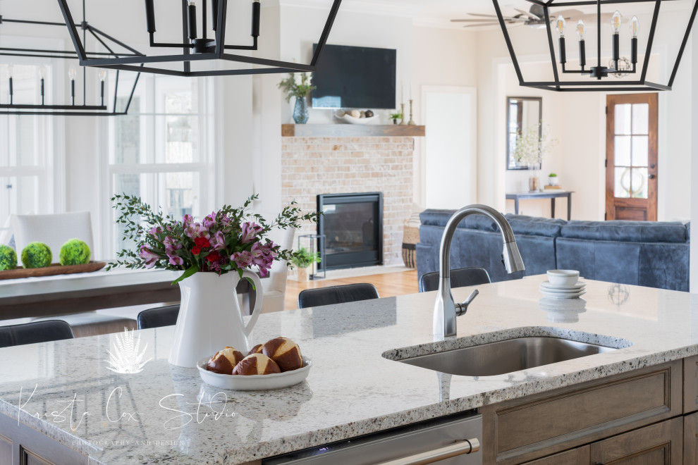 Home design - transitional home design idea