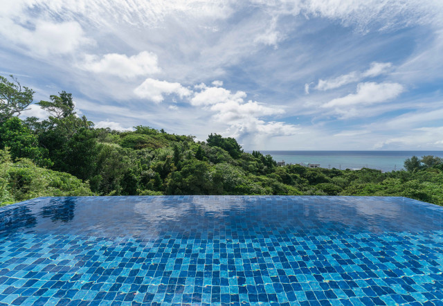 Blue Rela minimalistisch-pools