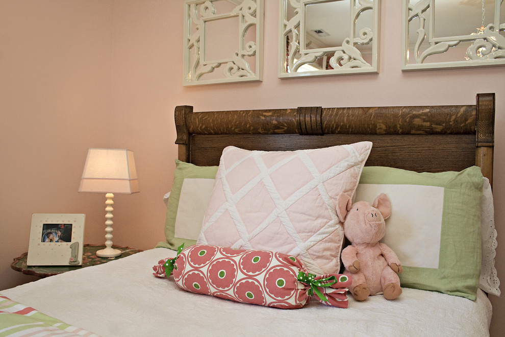 Inspiration for a timeless kids' room remodel in Raleigh