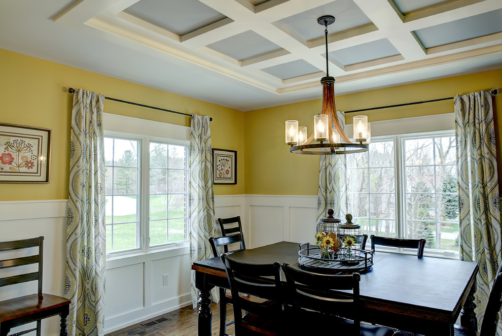 This is an example of an arts and crafts dining room in Grand Rapids.