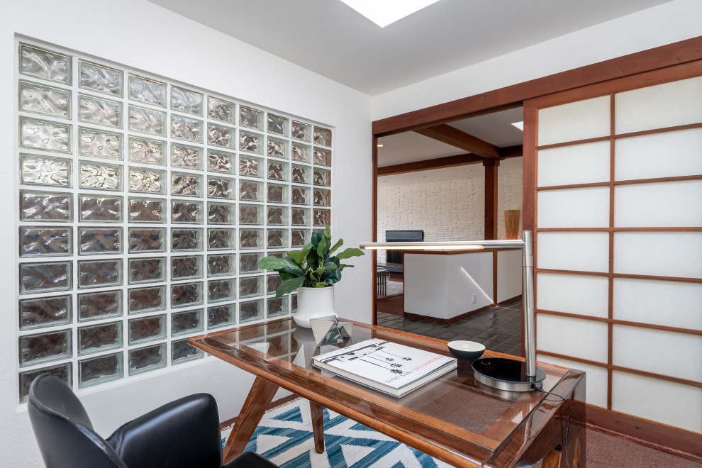 Photo of a midcentury home office in Los Angeles.