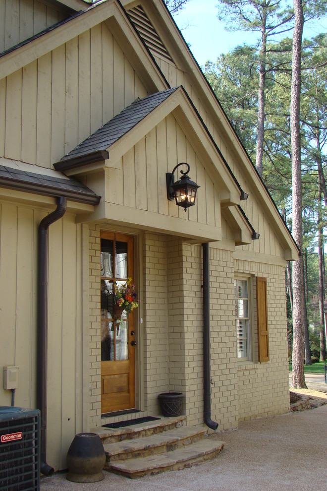 Entryway - rustic entryway idea