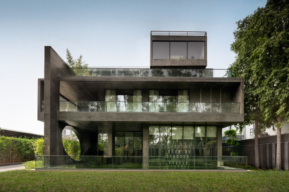 Photo of a contemporary exterior in Delhi.