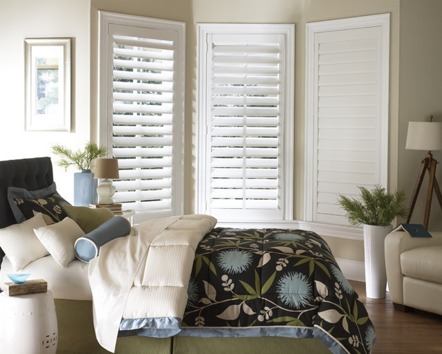 Contemporary Bedspread With Plantation Shutters