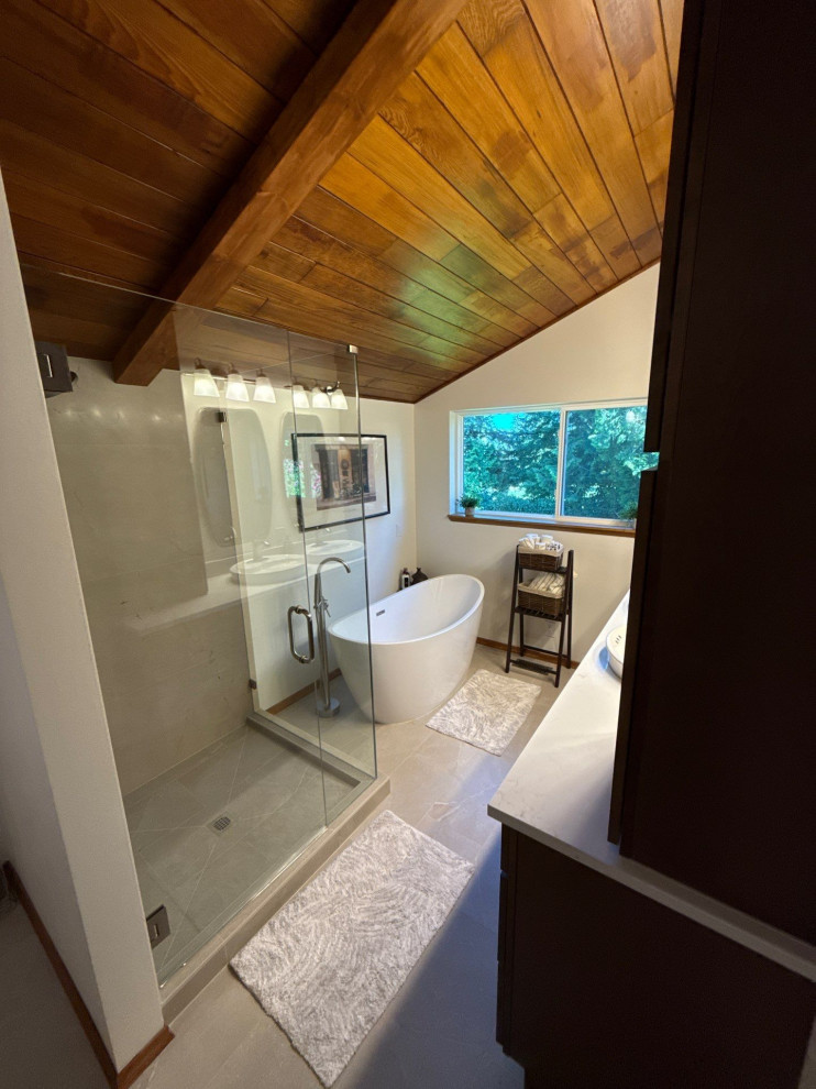 Everett - Master Bathroom