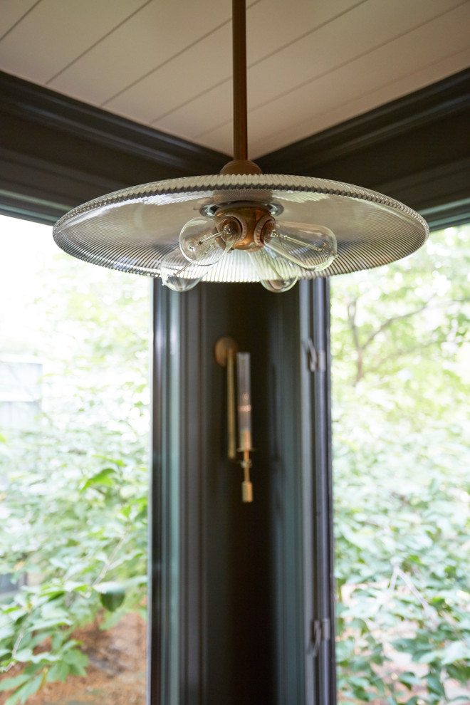 Inspiration for a transitional home design remodel in Chicago
