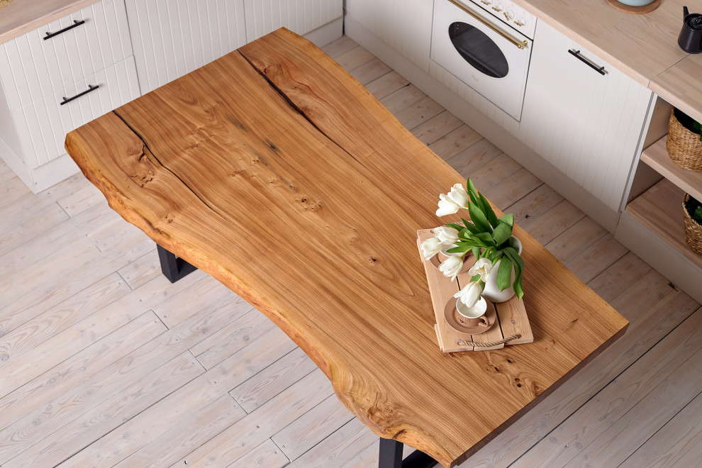 Обеденный стол из слэба карагача