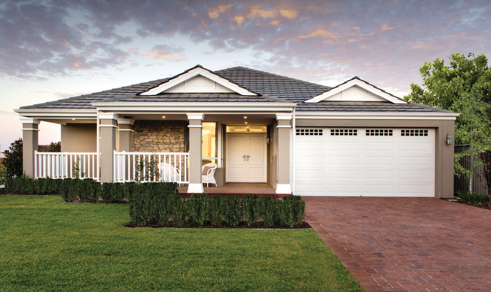 Mid-sized transitional one-storey exterior in Perth.