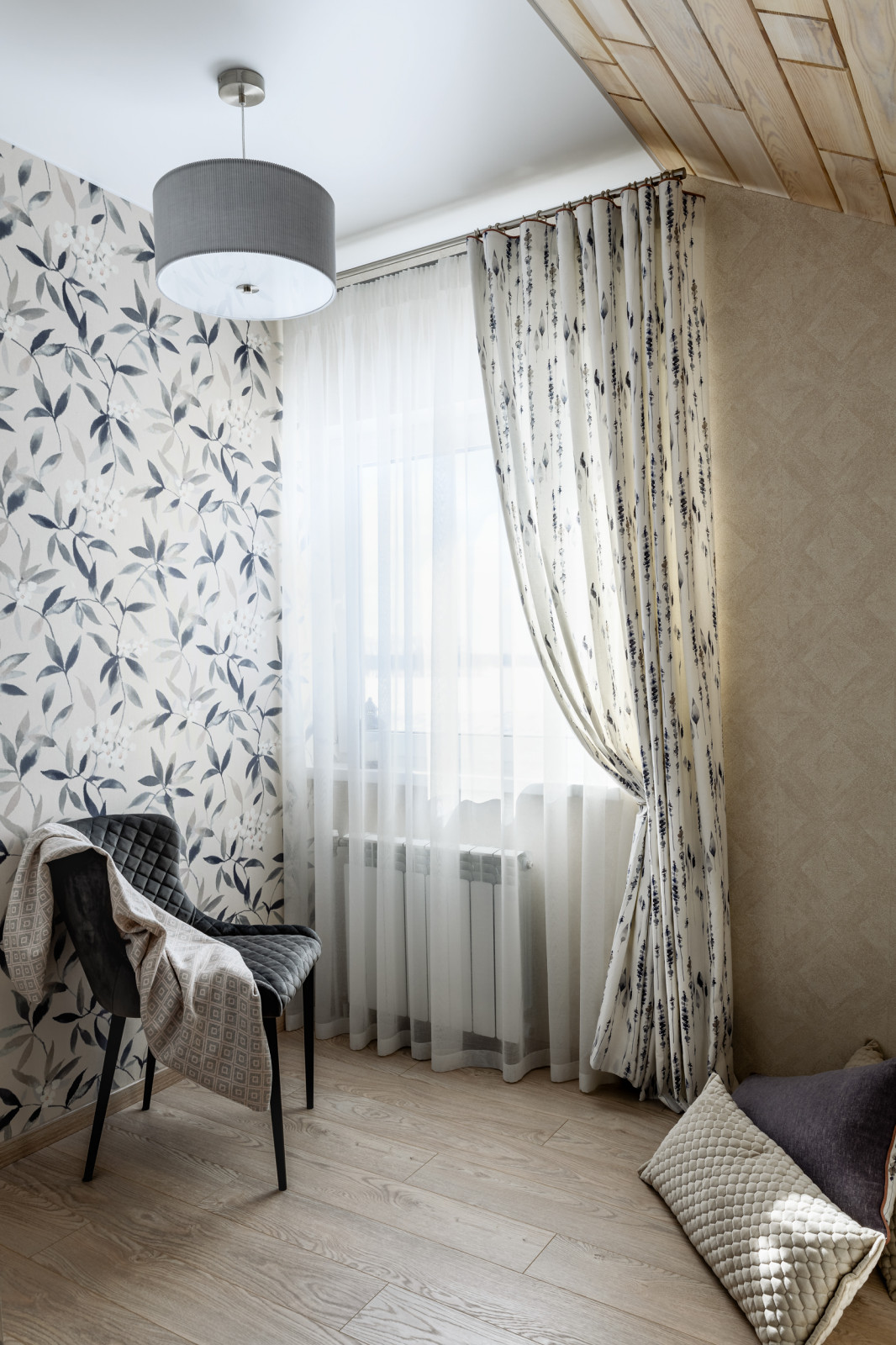 Съёмка штор в столовой загородного дома