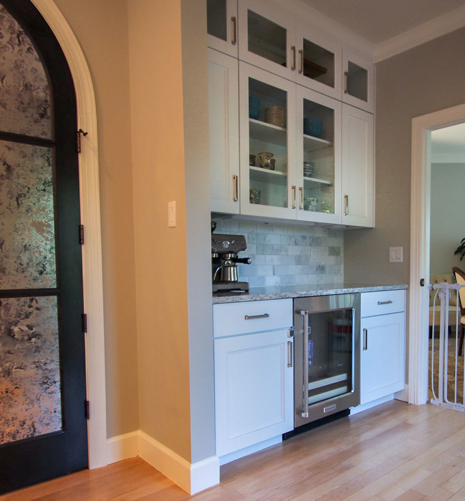 Example of a transitional home design design in DC Metro