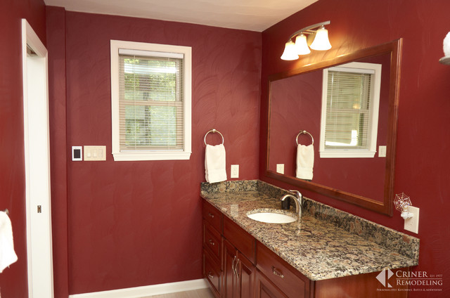 A New Kitchen, Bath, and Laundry Room in Poquoson, VA klassisk-badrum