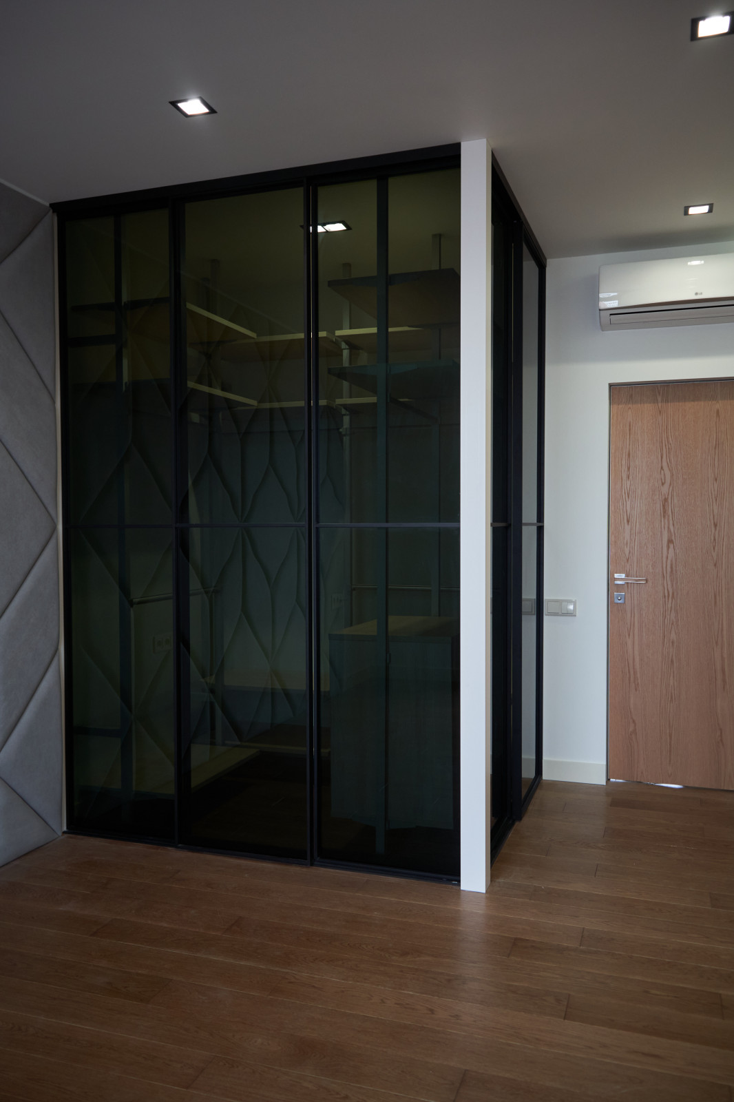 Гардеробная система UNO в интерьере квартиры на Каширской