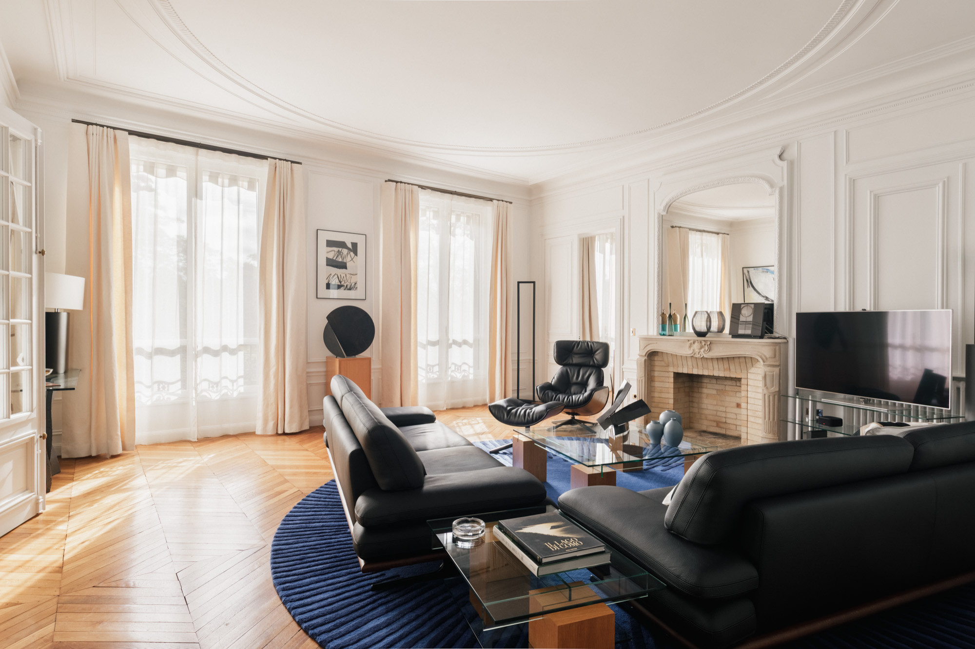 Un salon haussmannien transformé