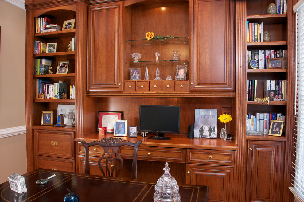 Williamsburg Office & Bookcases