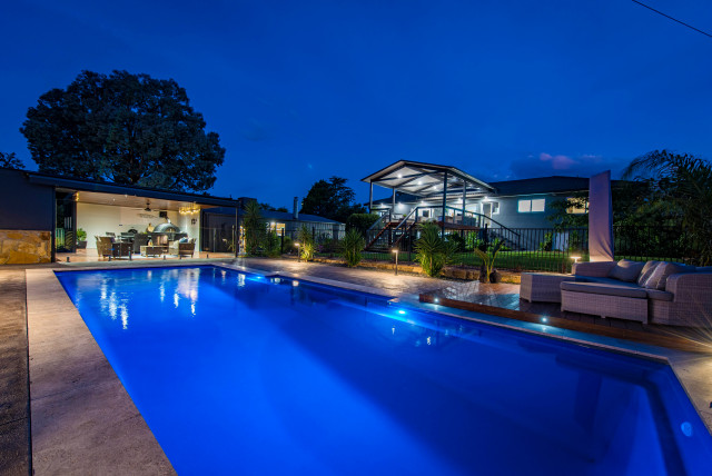 Weetangera modern-pool