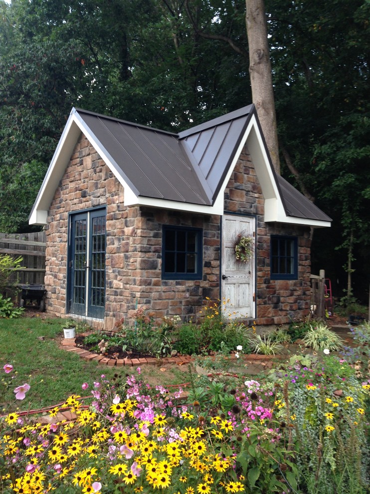 Mid-sized traditional detached garden shed in DC Metro.