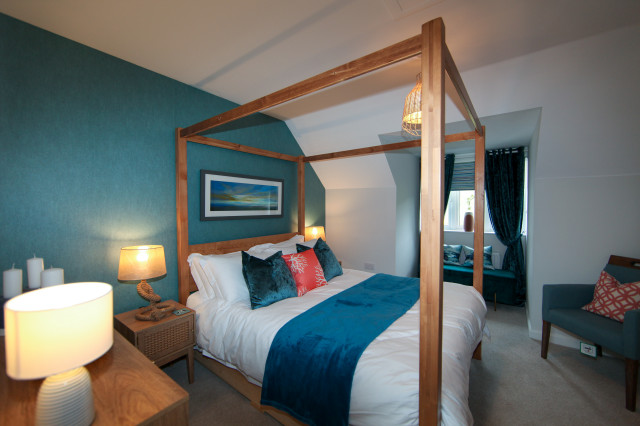3-Bed Blue and Coral Holiday Let, West Lulworth, Dorset bedroom