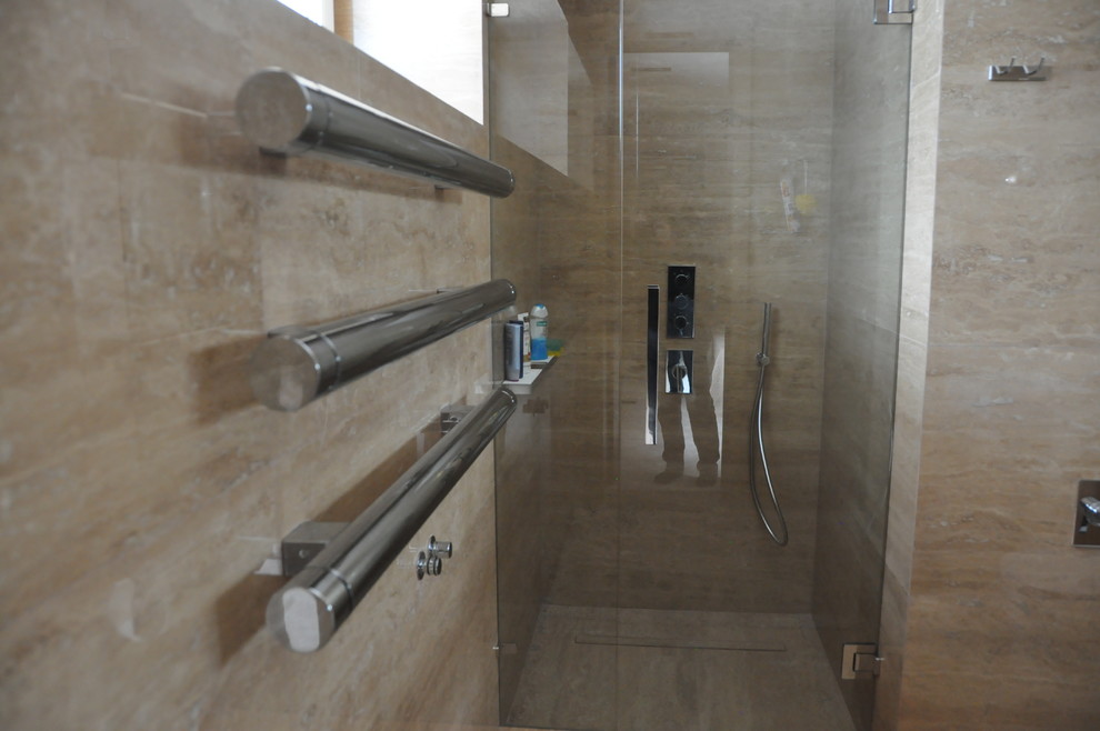 Душевые и стеклянные перегородки на фурнитуре MWE Германия