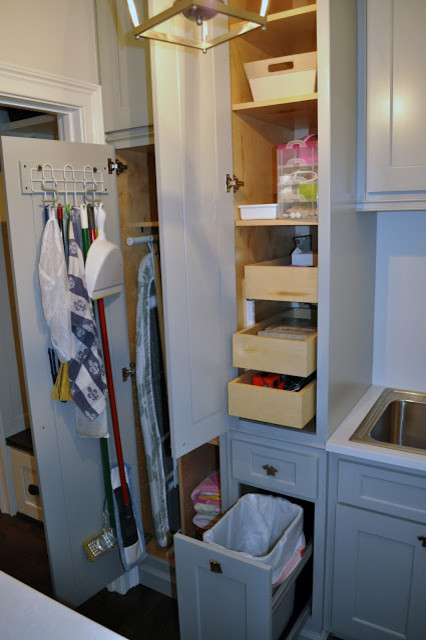 Design ideas for a traditional laundry room in Atlanta.