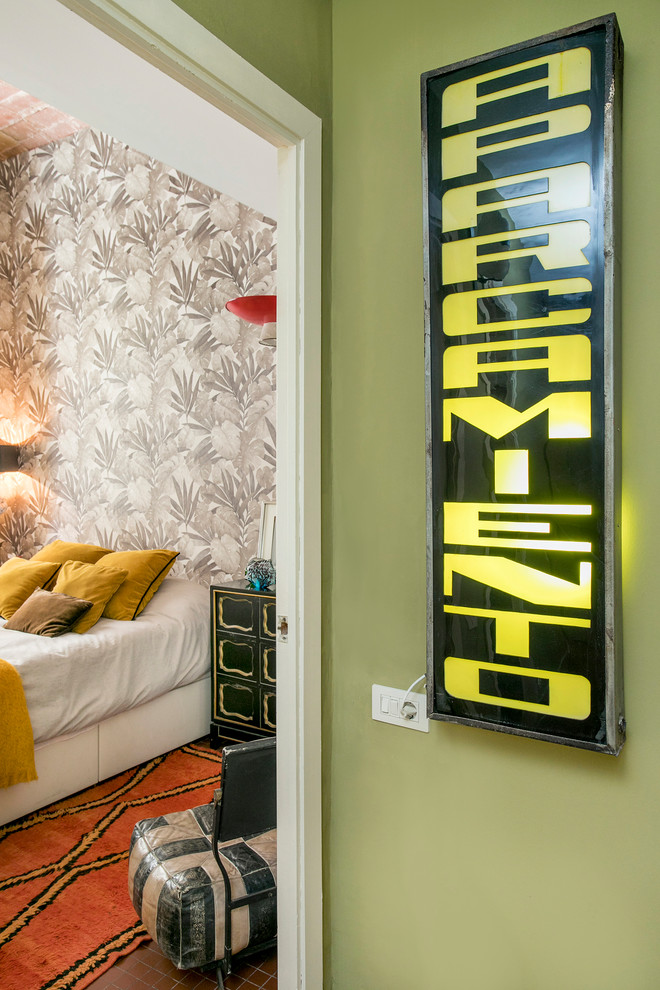 Home design - mid-century modern home design idea in Barcelona