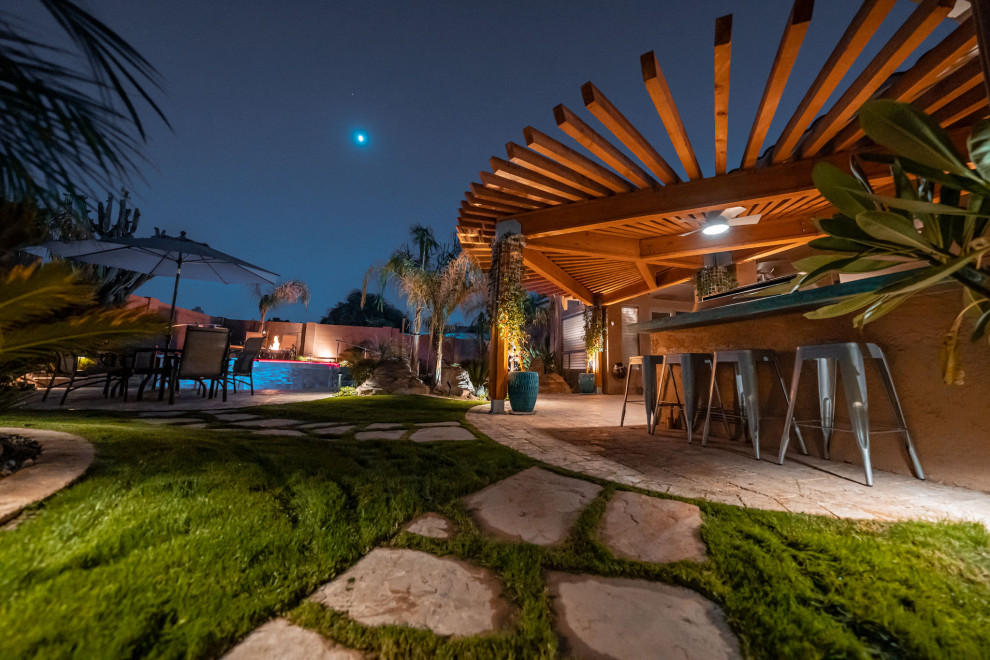 Home design - rustic home design idea in Phoenix