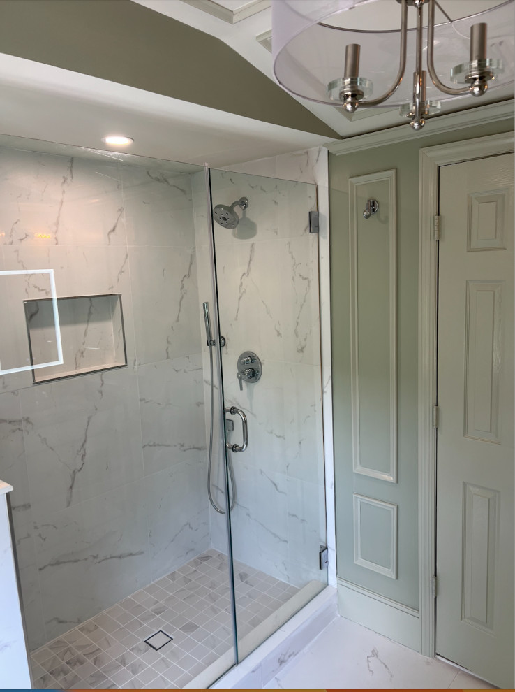 Luxurious Classic Main Bathroom