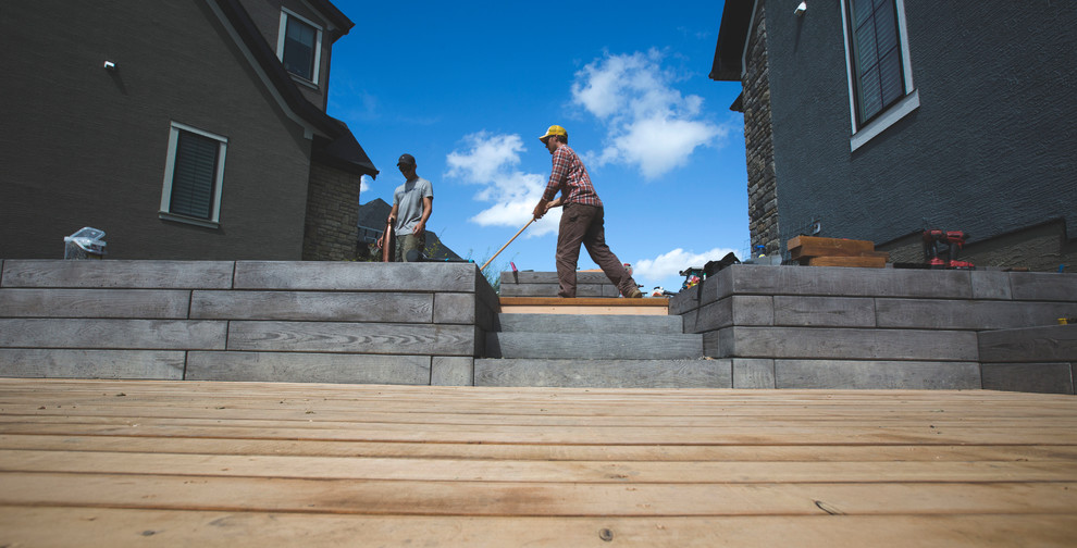 Home design - rustic home design idea in Calgary
