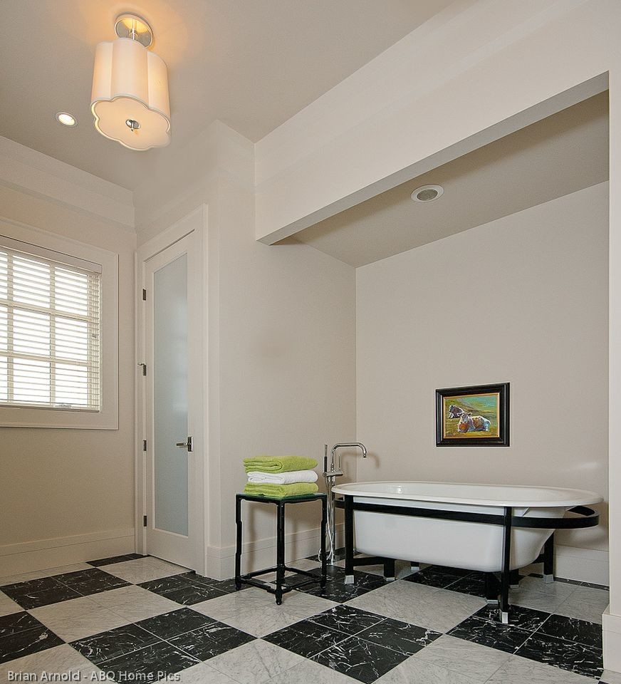 Example of a classic bathroom design in Albuquerque