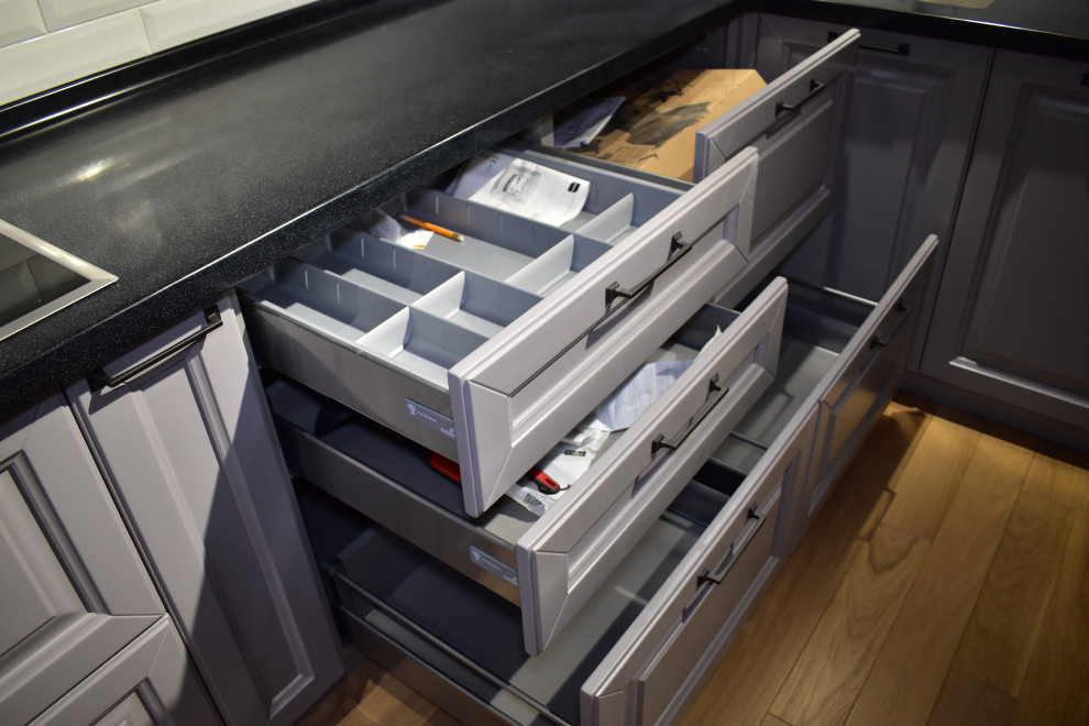 Кухня ЭКО массив бука с акриловой столешницей