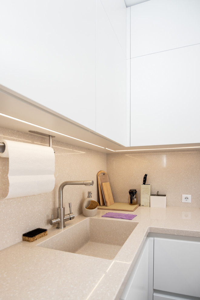 Современная кухня в минималистичном стиле