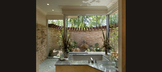 McSpadden Sanctuary Home Master Bath modern-badezimmer
