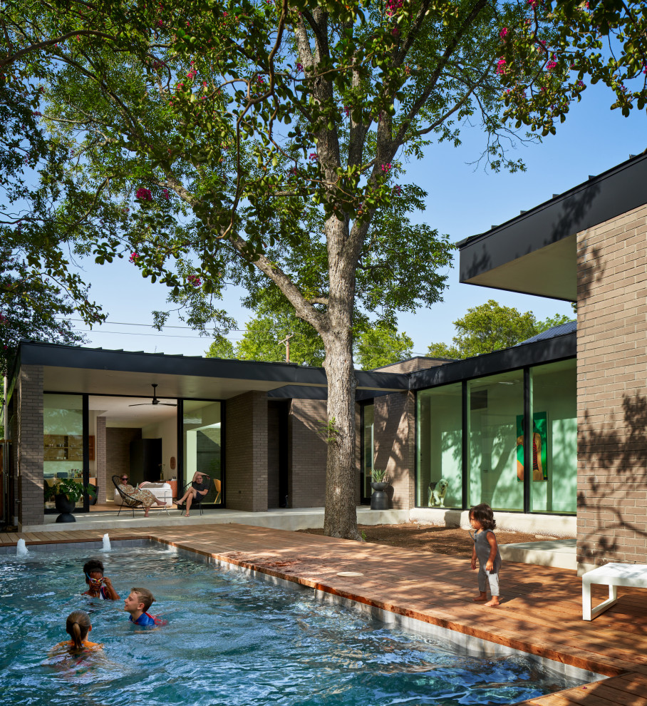 Design ideas for a retro swimming pool in Austin.