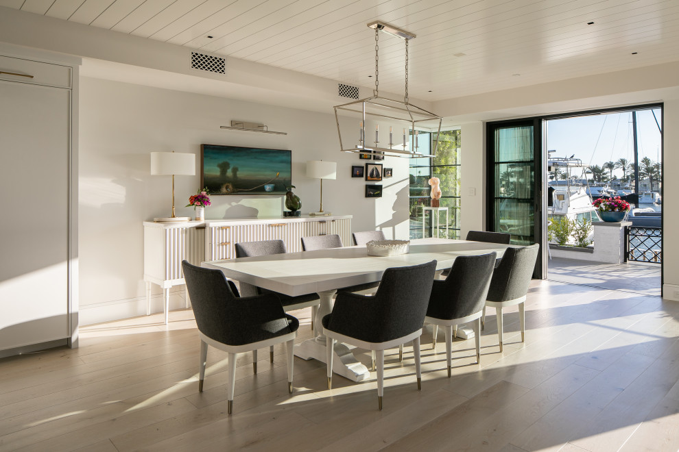 Dining room - transitional dining room idea in Orange County