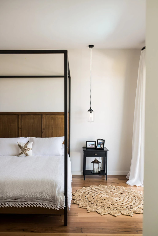 Inspiration for a contemporary bedroom in Melbourne.