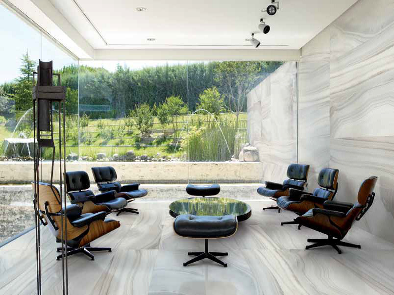 Transitional home design photo in New York