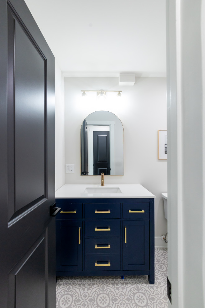 Elegant home design photo in Columbus
