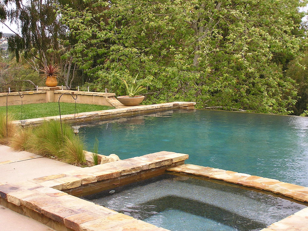 Example of a tuscan pool design in Orange County