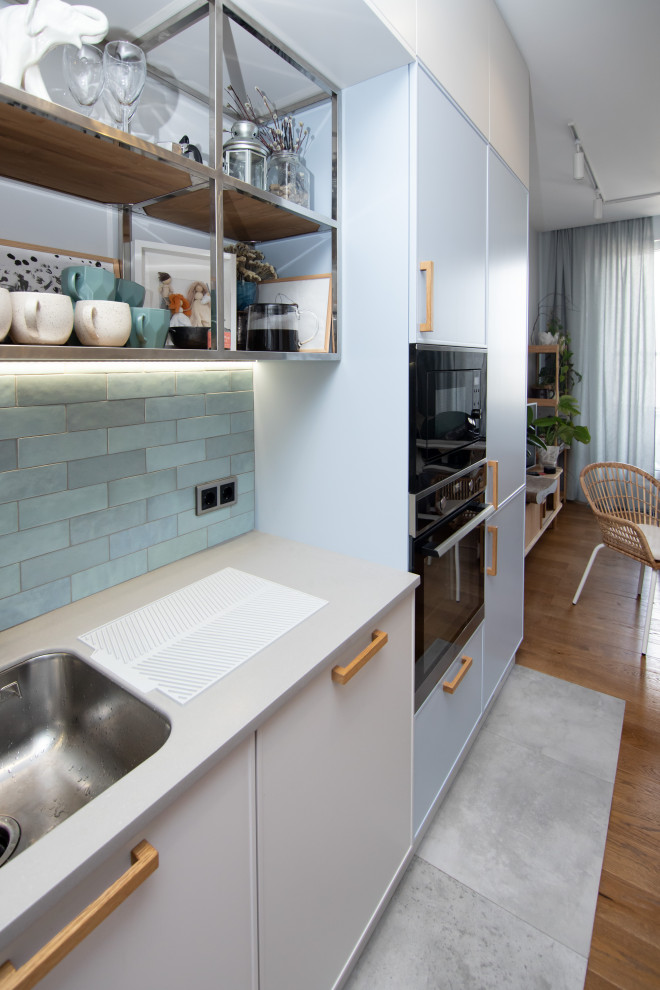 Светлая кухня в неоклассическом стиле