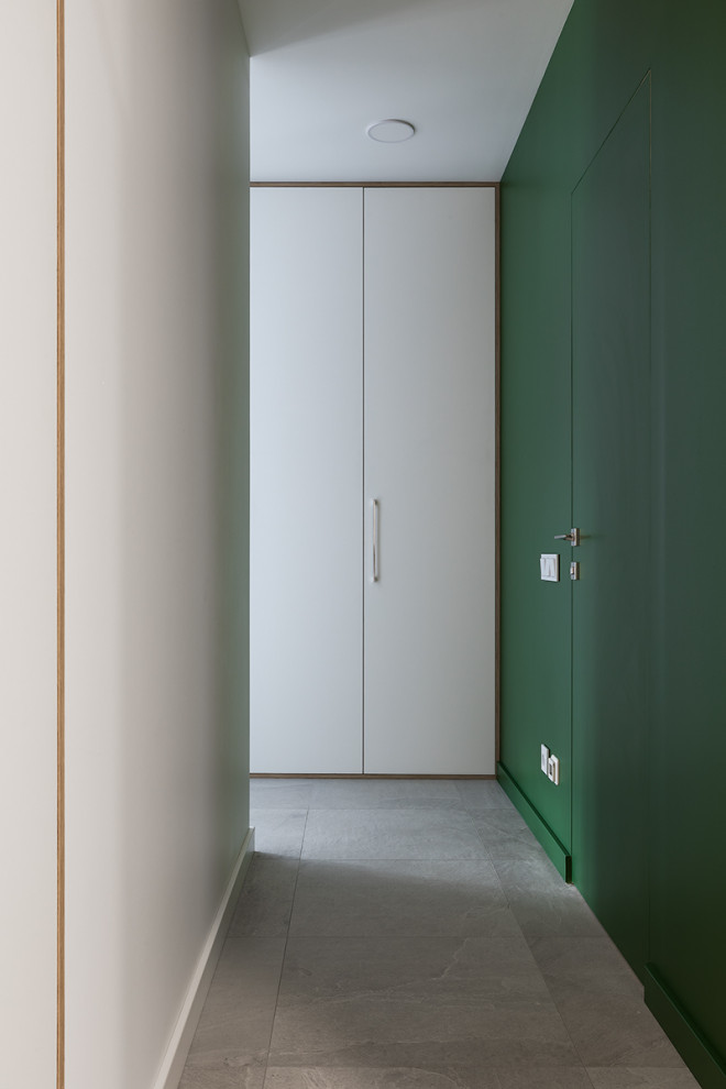 Арендная квартира с зеленой стеной в г. Минске.