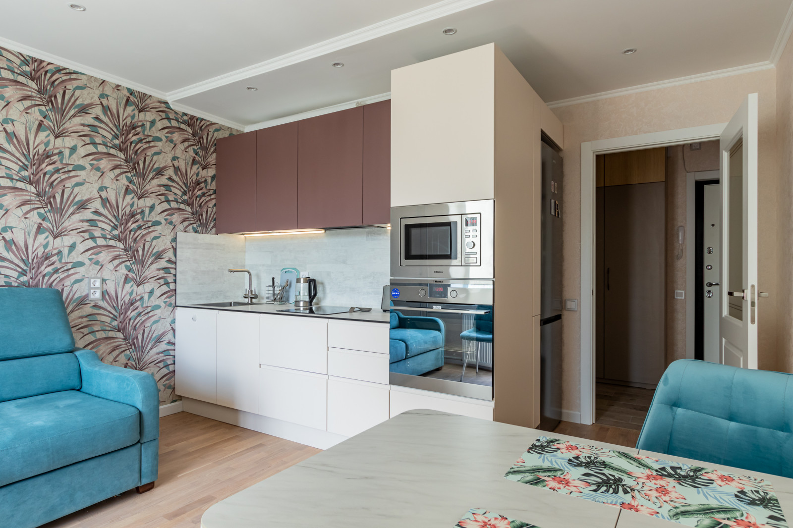 Угловая двухсторонняя кухня