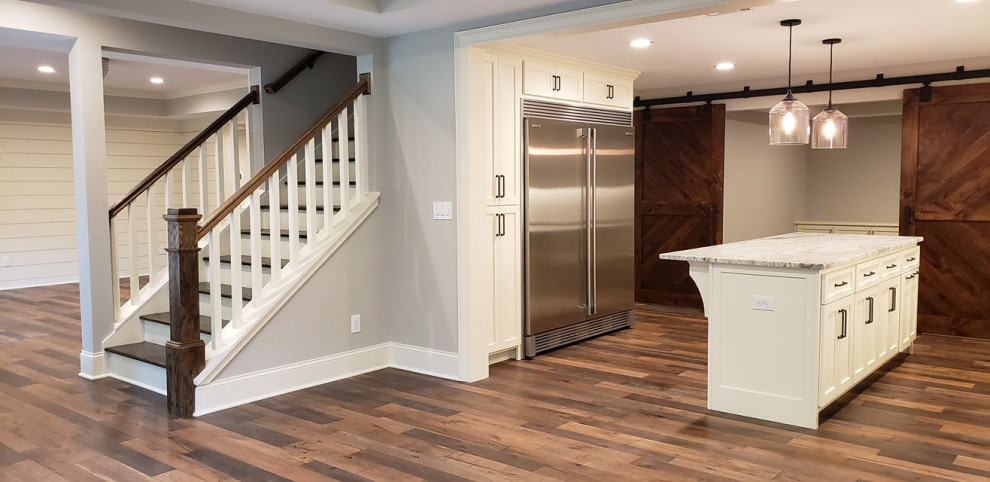 Example of a transitional basement design in Atlanta