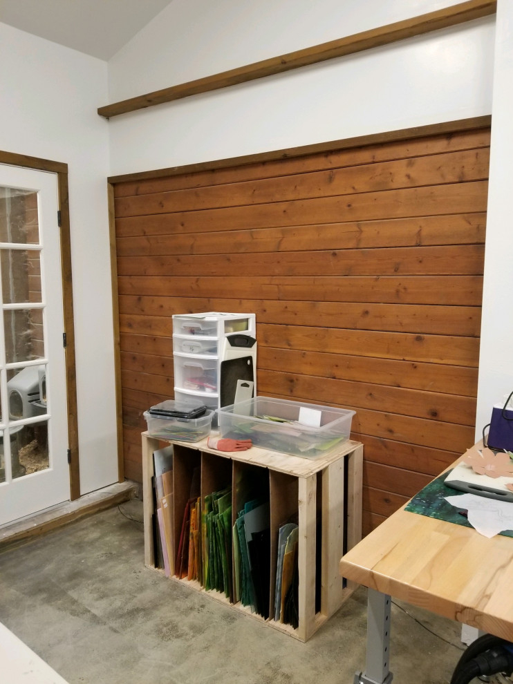 Example of a mountain style home design design in Seattle