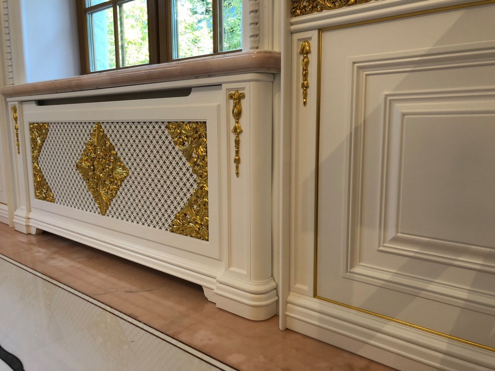 Панели с дверьми.